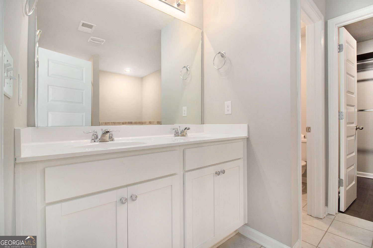 8041 Louis Drive Locust Grove - 22