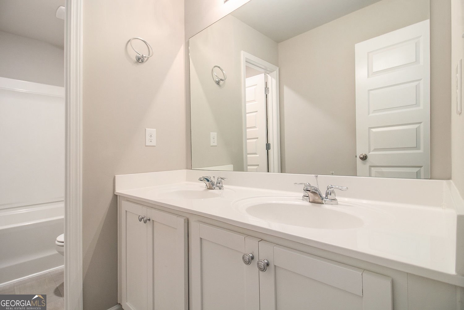 8041 Louis Drive Locust Grove - 24