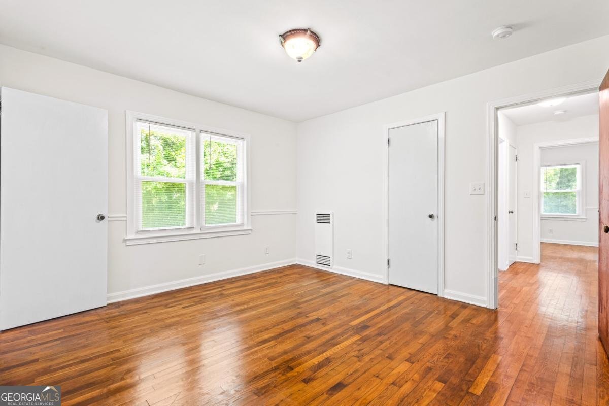 3211 Hollydale Drive Atlanta - 17