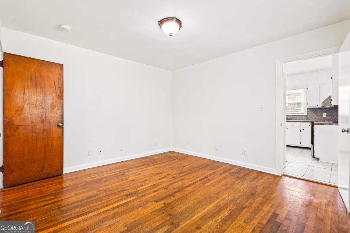 3211 Hollydale Drive Atlanta - 19