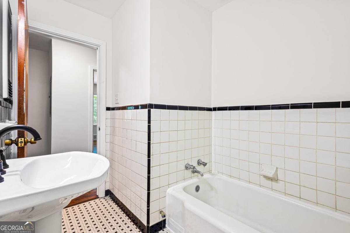 3211 Hollydale Drive Atlanta - 20