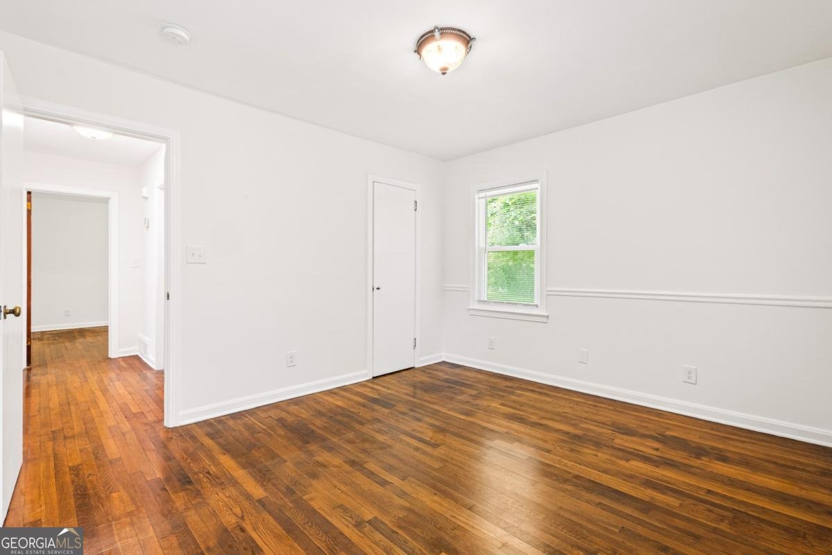 3211 Hollydale Drive Atlanta - 22