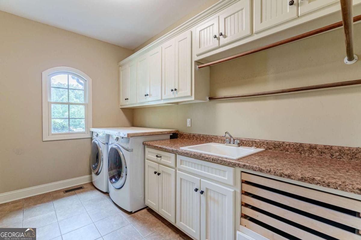 1215 Shoal Creek Way Bishop - 34