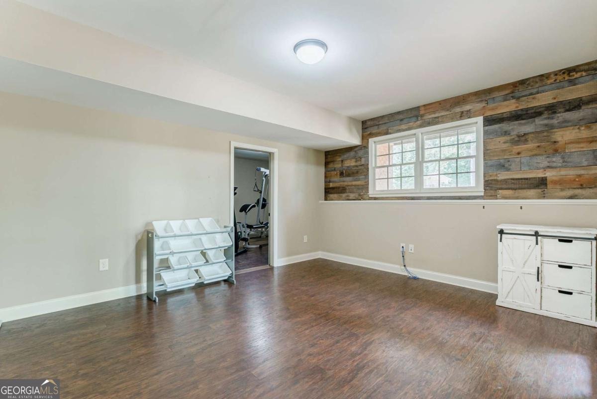 1215 Shoal Creek Way Bishop - 55