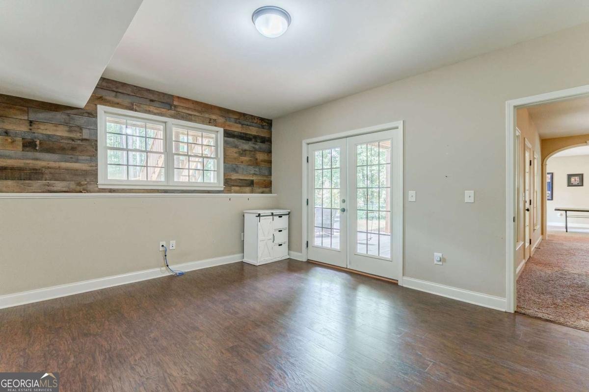 1215 Shoal Creek Way Bishop - 56