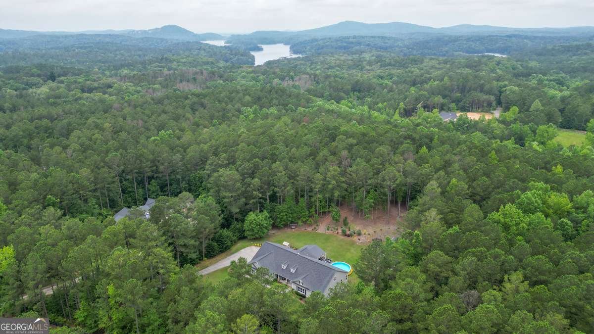 188 Macedonia Road White - 16