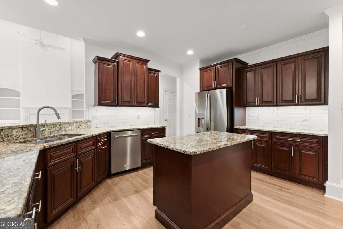 120 Legends Walk Circle Milton - 34