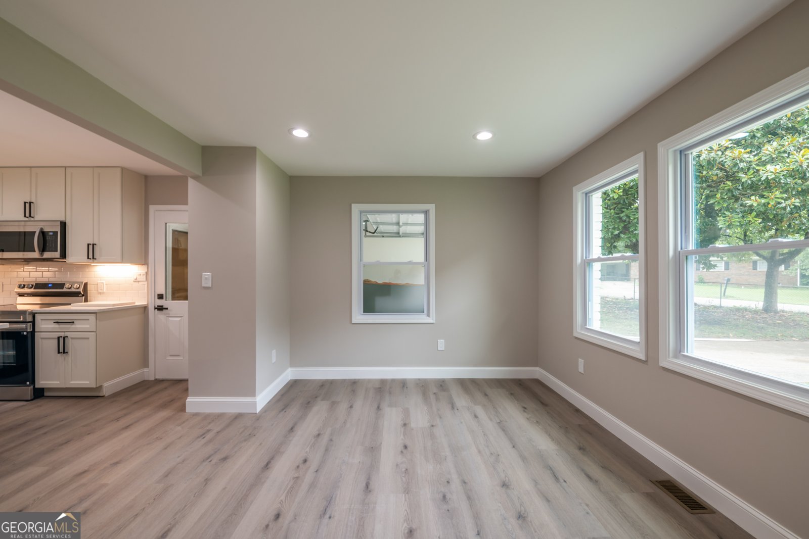 5961 John Street Austell - 3