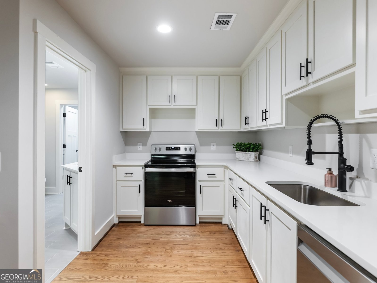 645 Rue Cezzan Lavonia - 28