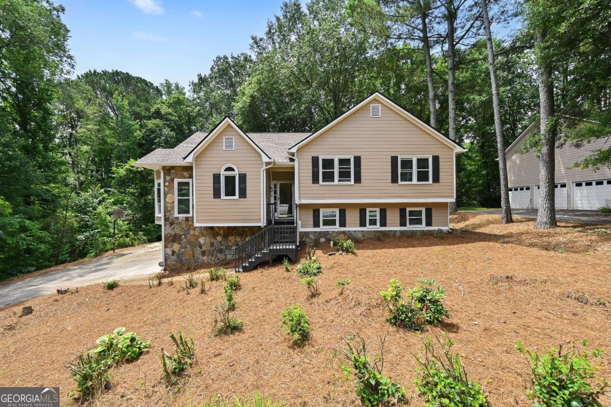 400 Hunt River Way Suwanee - 1