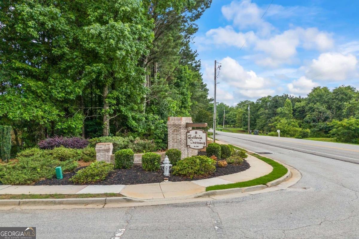 1524 Guthrie Crossing Drive Loganville - 2