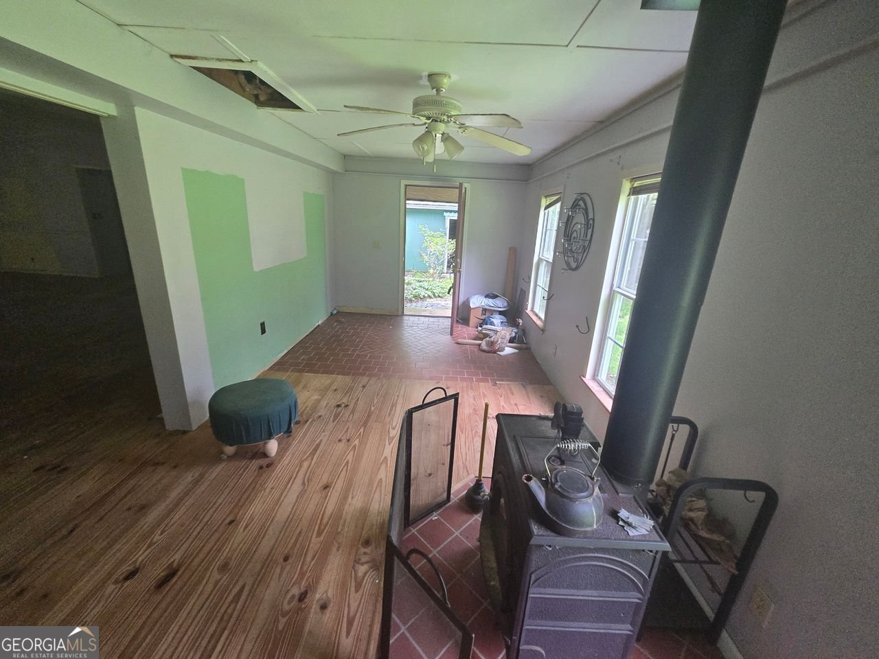 1048 SEALS Road Dallas - 4