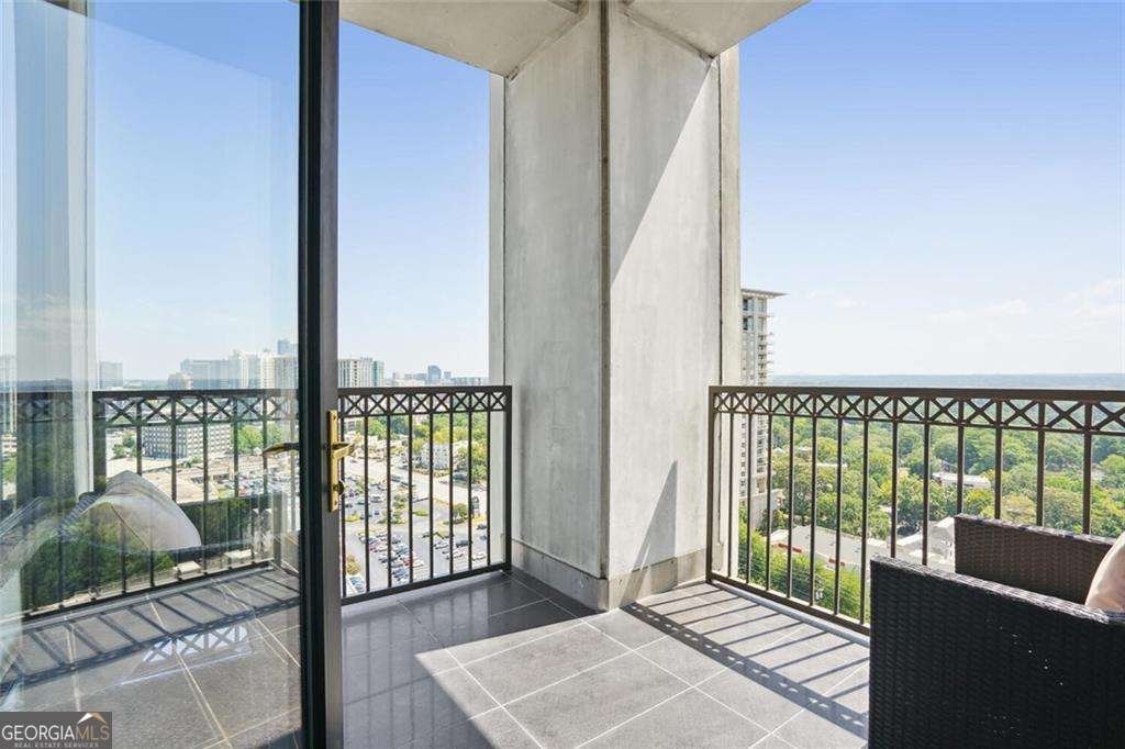 2828 Peachtree Road Atlanta - 17
