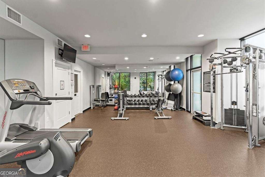 2828 Peachtree Road Atlanta - 23