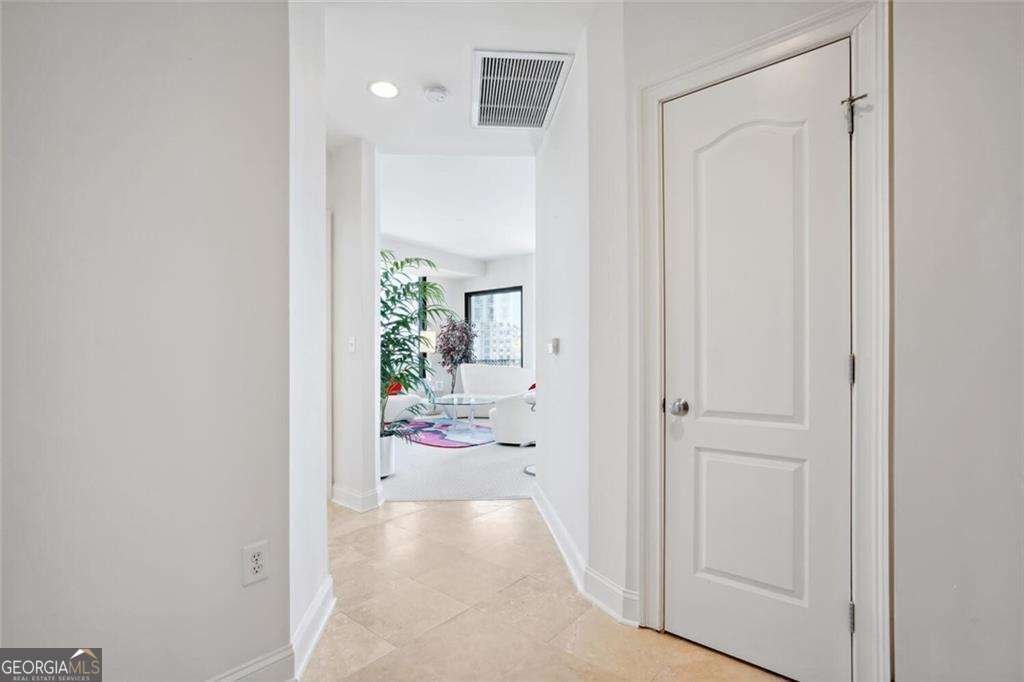 2828 Peachtree Road Atlanta - 7