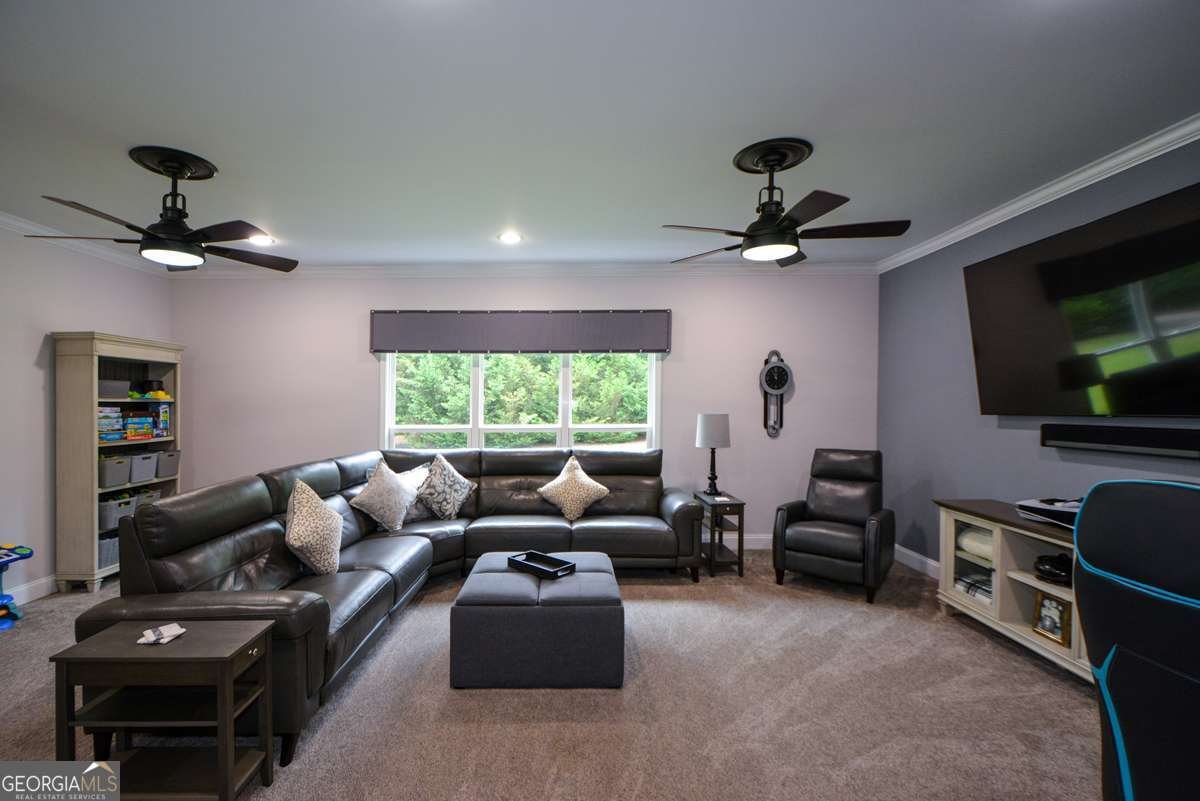 188 A Macedonia Road White - 11