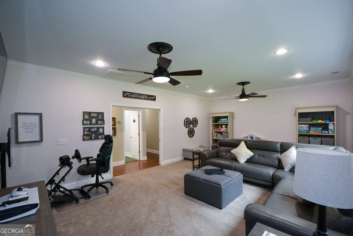 188 A Macedonia Road White - 13