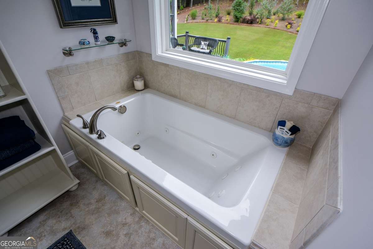 188 A Macedonia Road White - 24