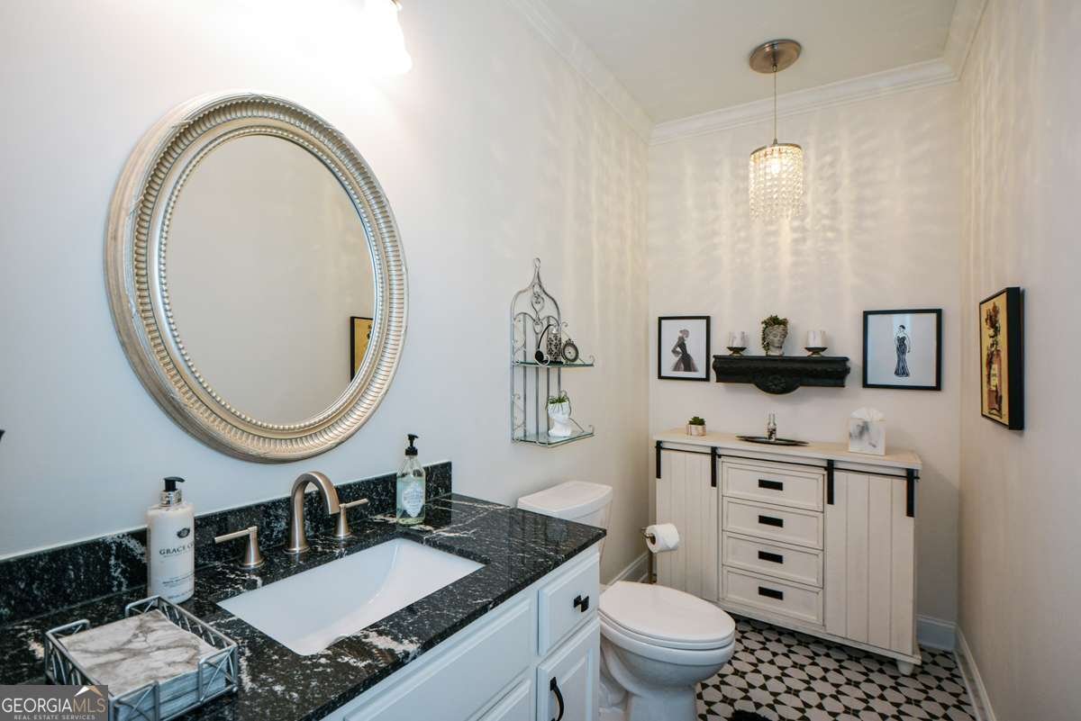 188 A Macedonia Road White - 25