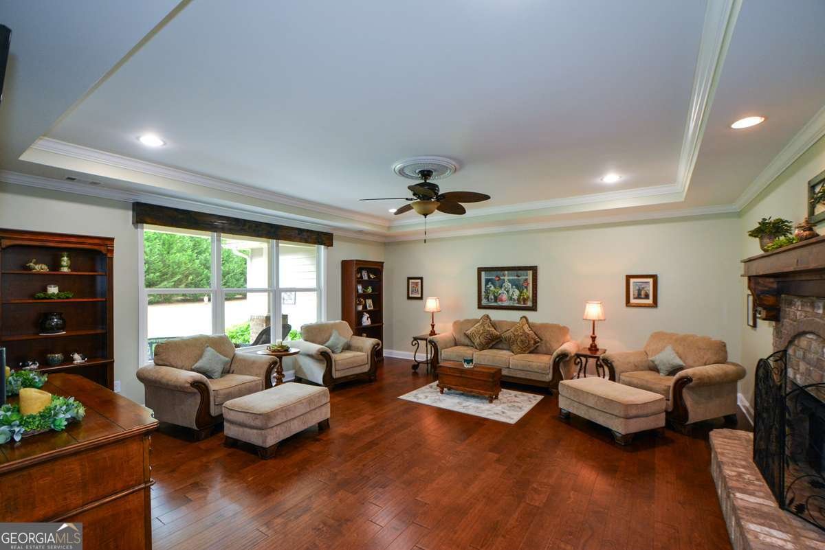 188 A Macedonia Road White - 26