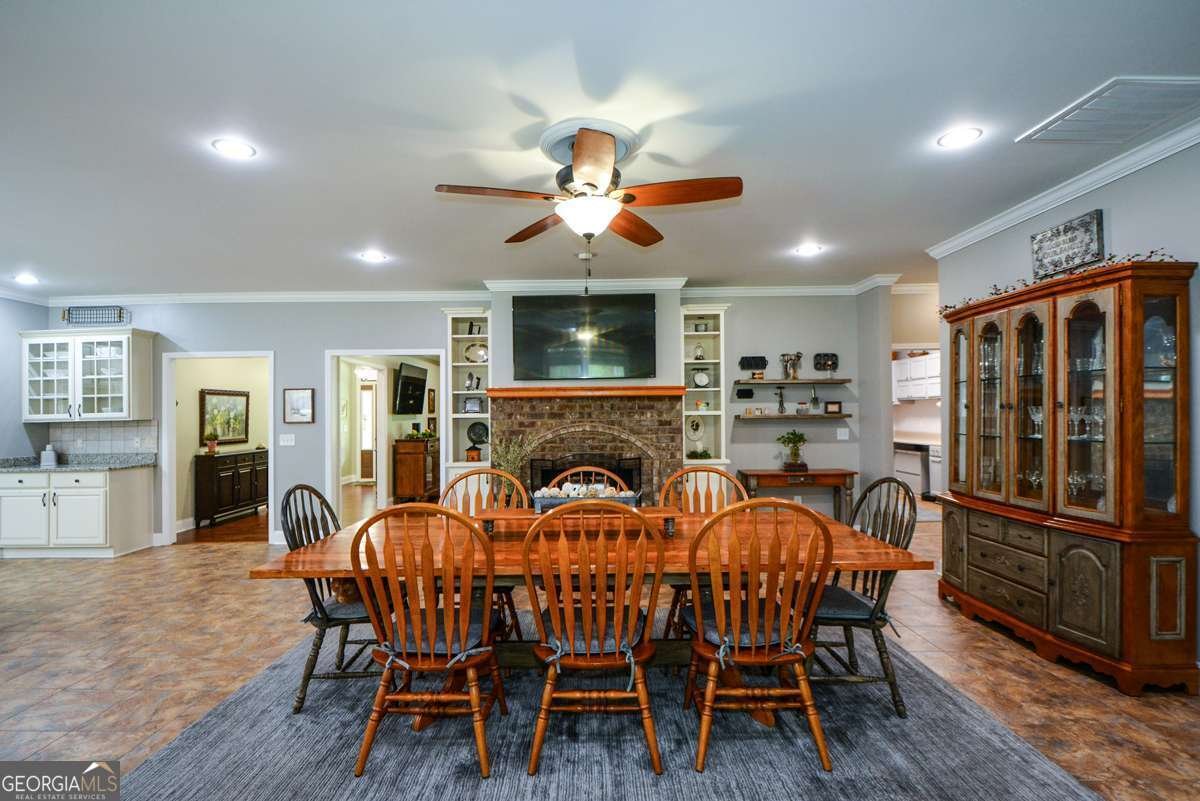 188 A Macedonia Road White - 30