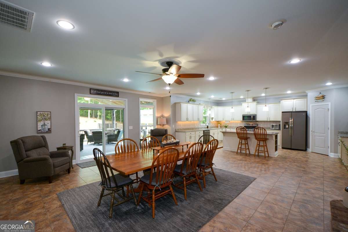 188 A Macedonia Road White - 32