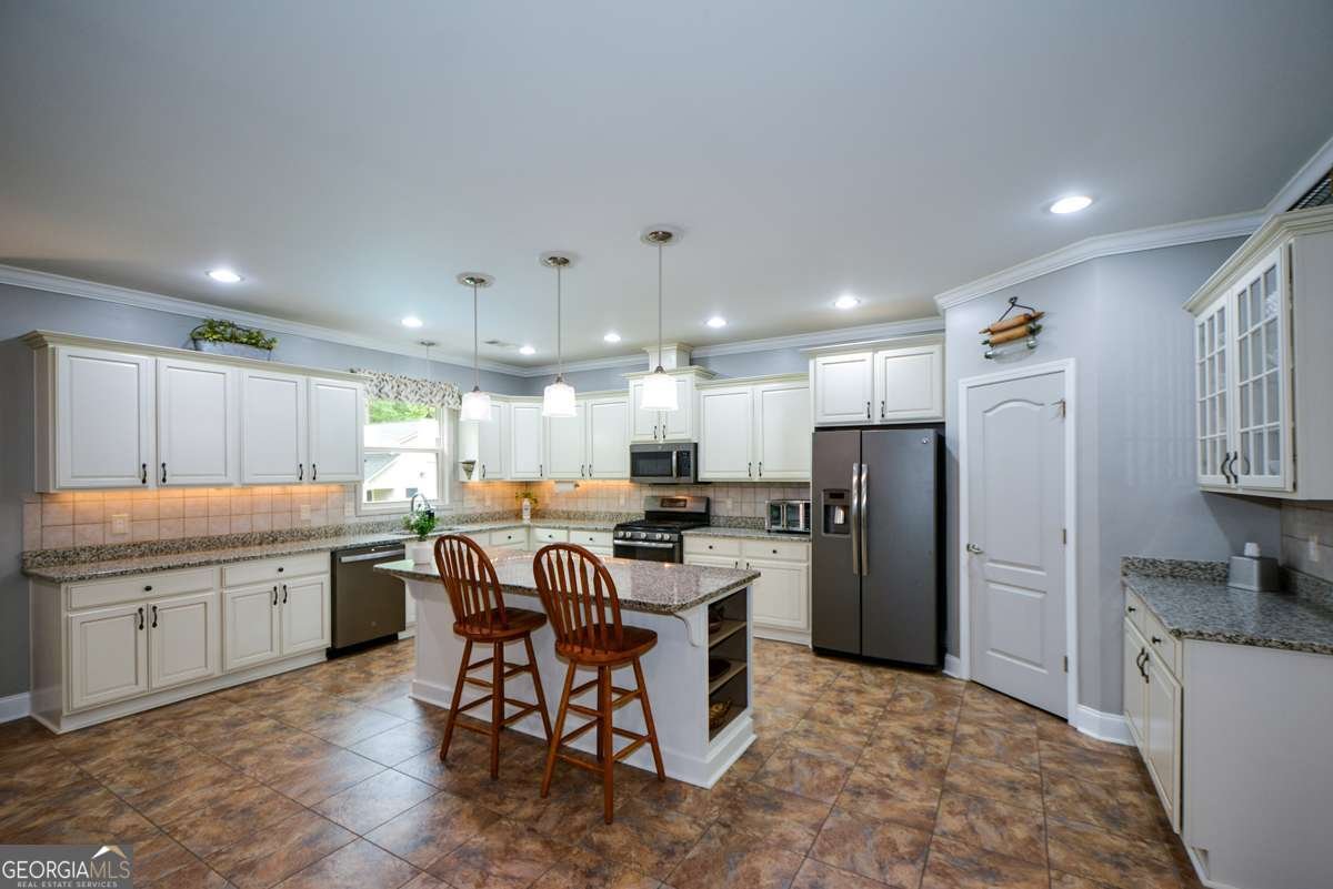188 A Macedonia Road White - 34