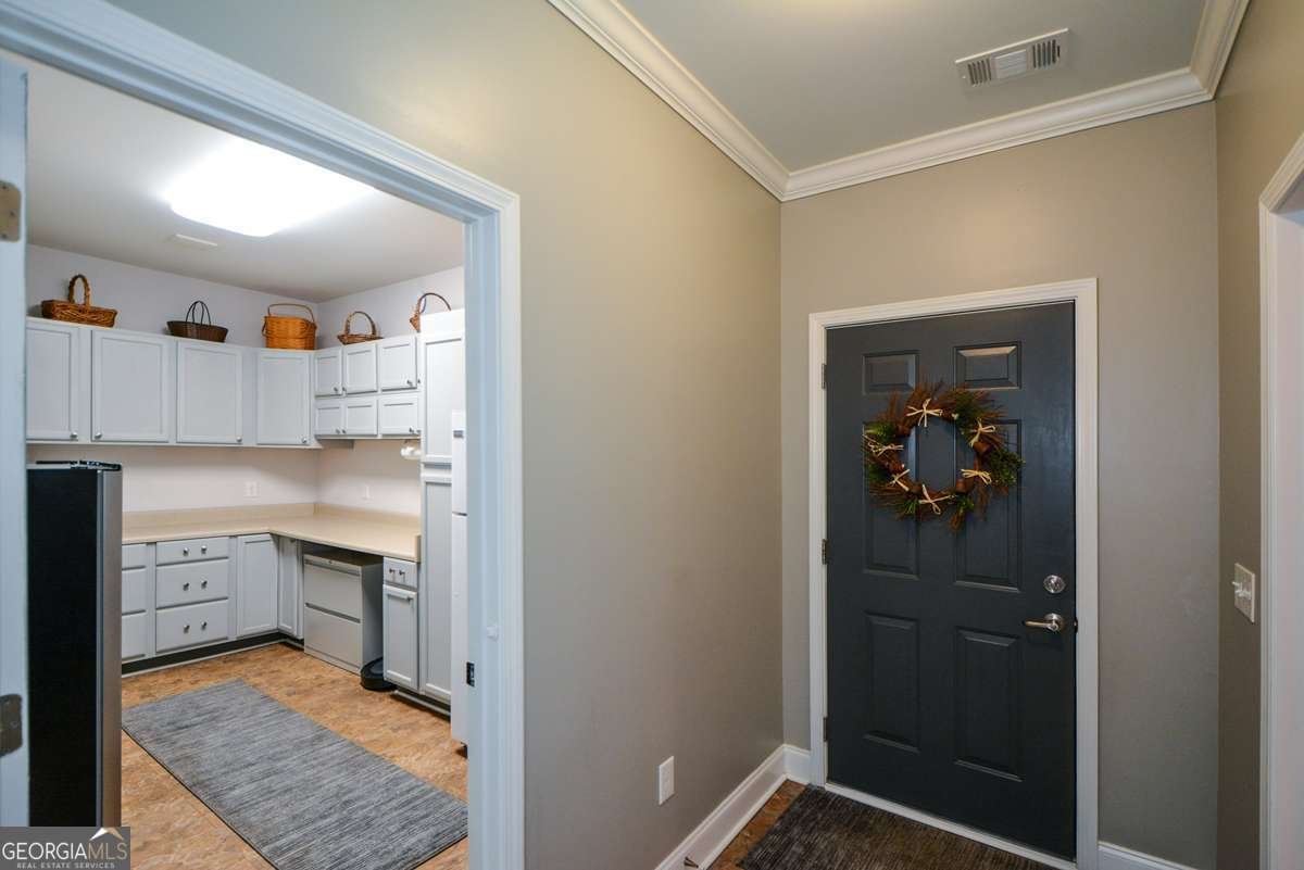 188 A Macedonia Road White - 41