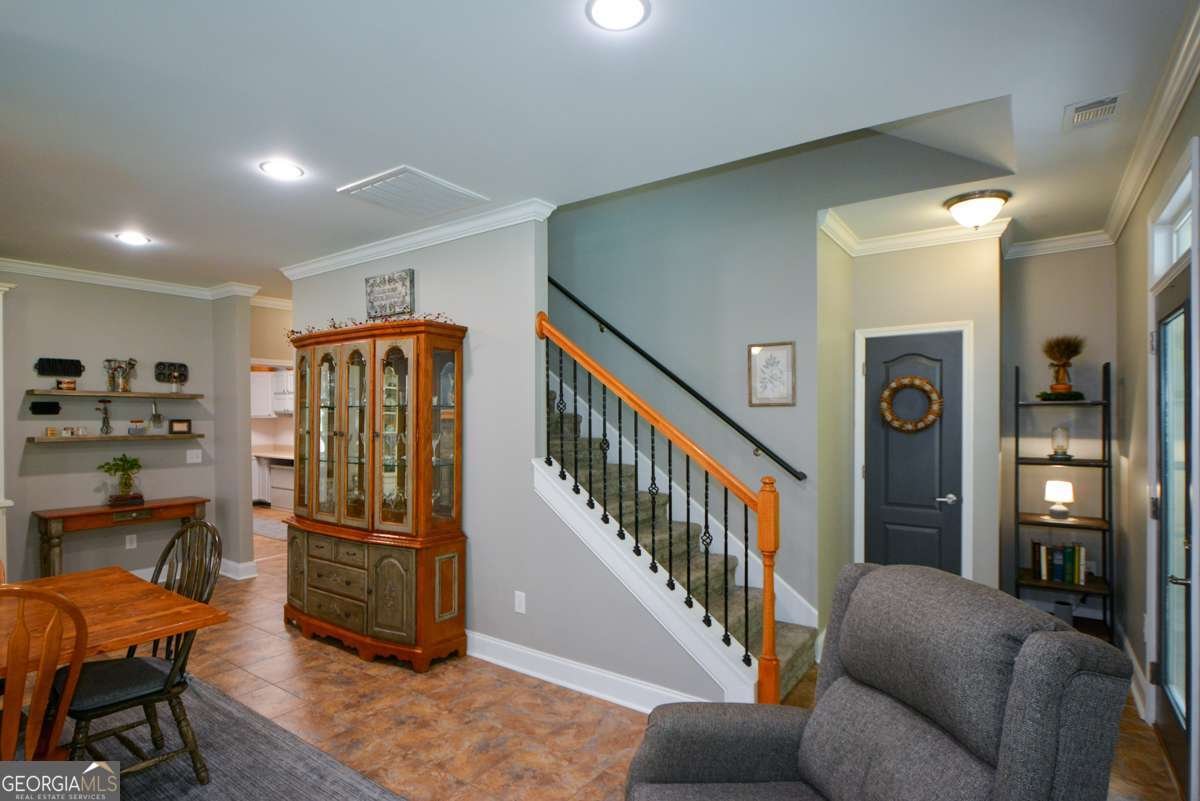 188 A Macedonia Road White - 43