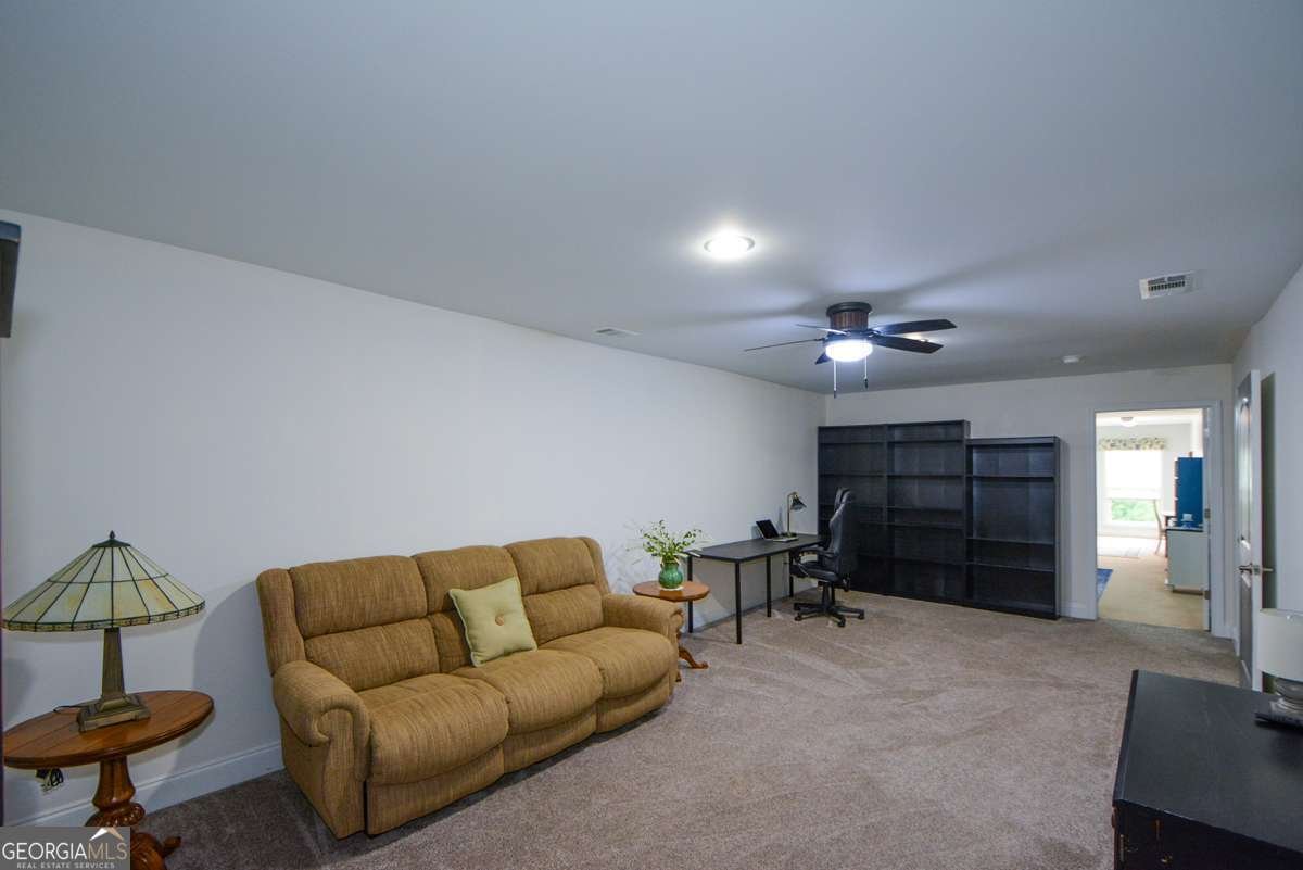188 A Macedonia Road White - 48