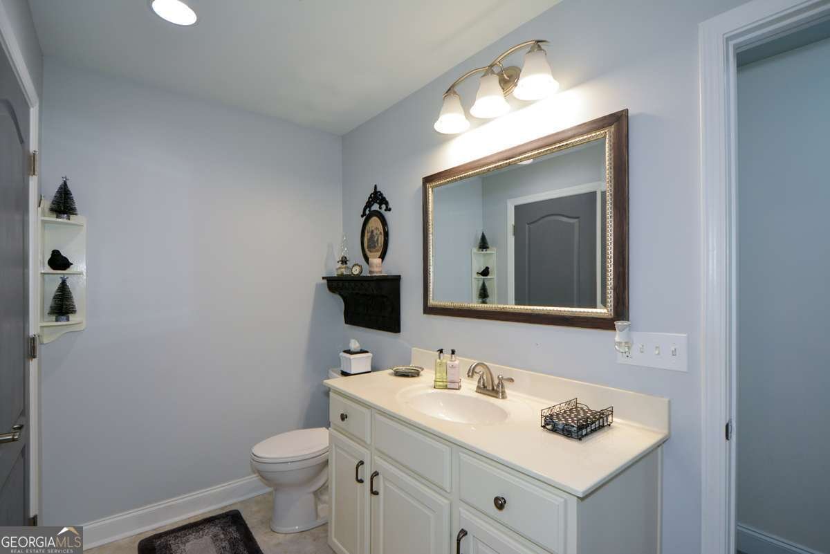 188 A Macedonia Road White - 51