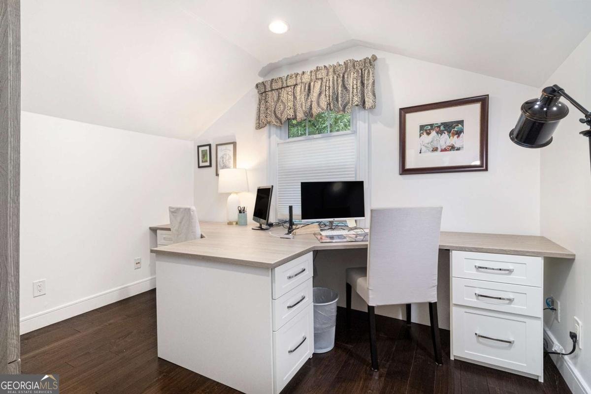 1379 Cambridge Court Brookhaven - 16