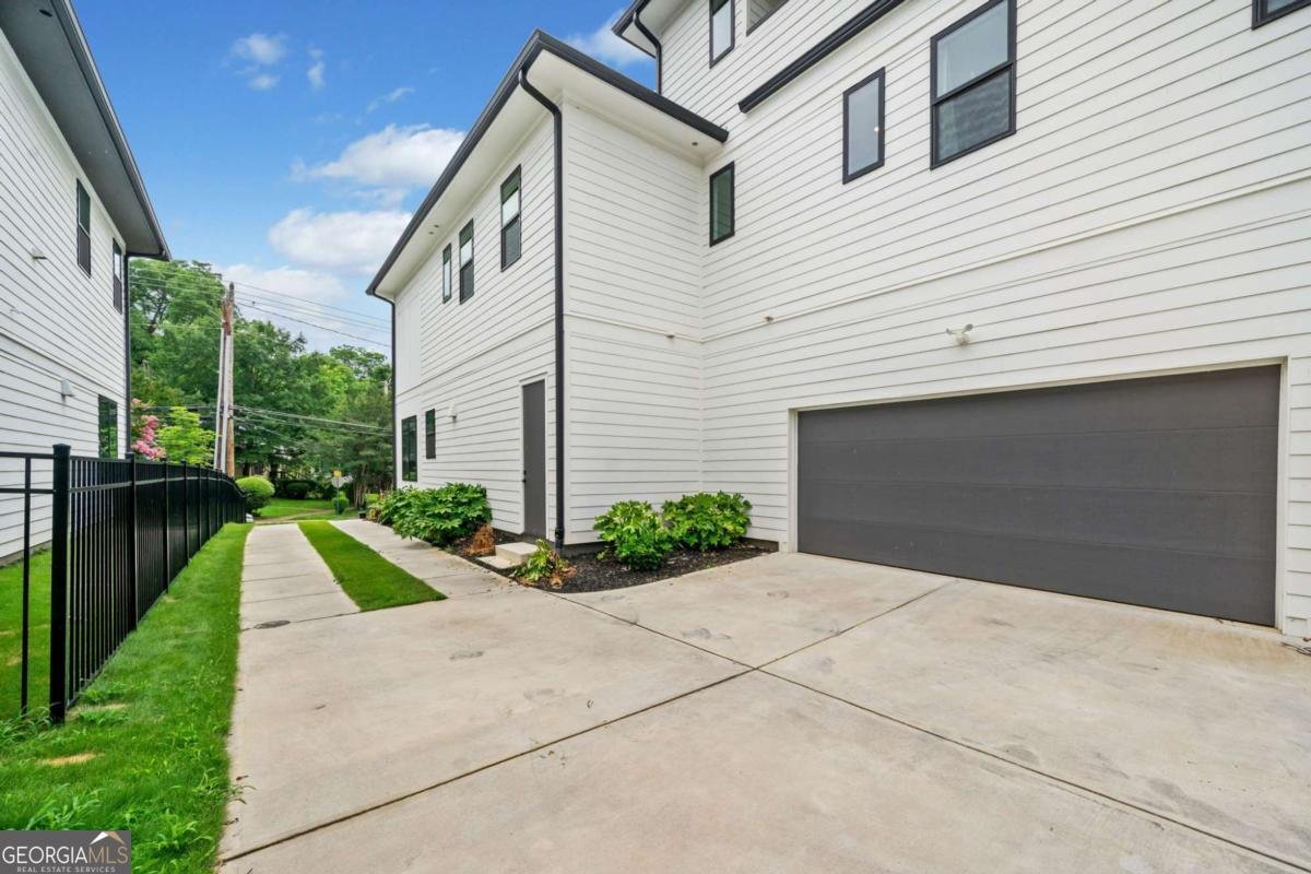 32 Walthall Street Atlanta - 38
