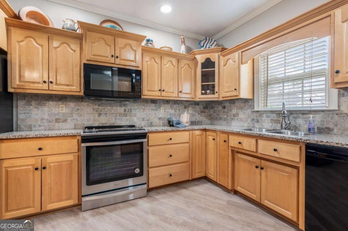 561 Sevilla Springs Circle Lake Park - 3