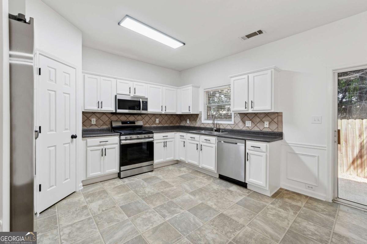 2130 EXECUTIVE Drive Duluth - 8