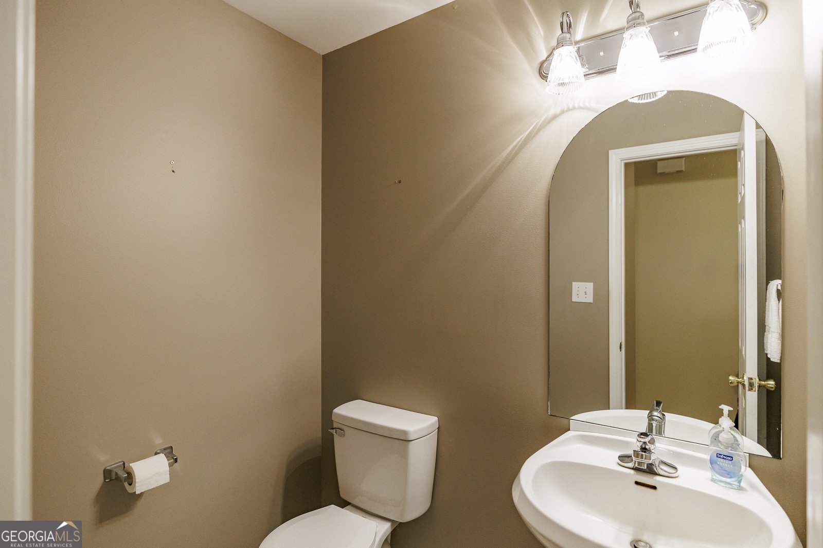115 Crystal Creek Court Hull - 24