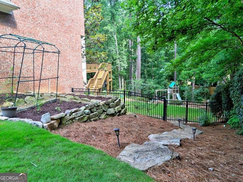 658 VININGS ESTATES Drive Mableton - 3