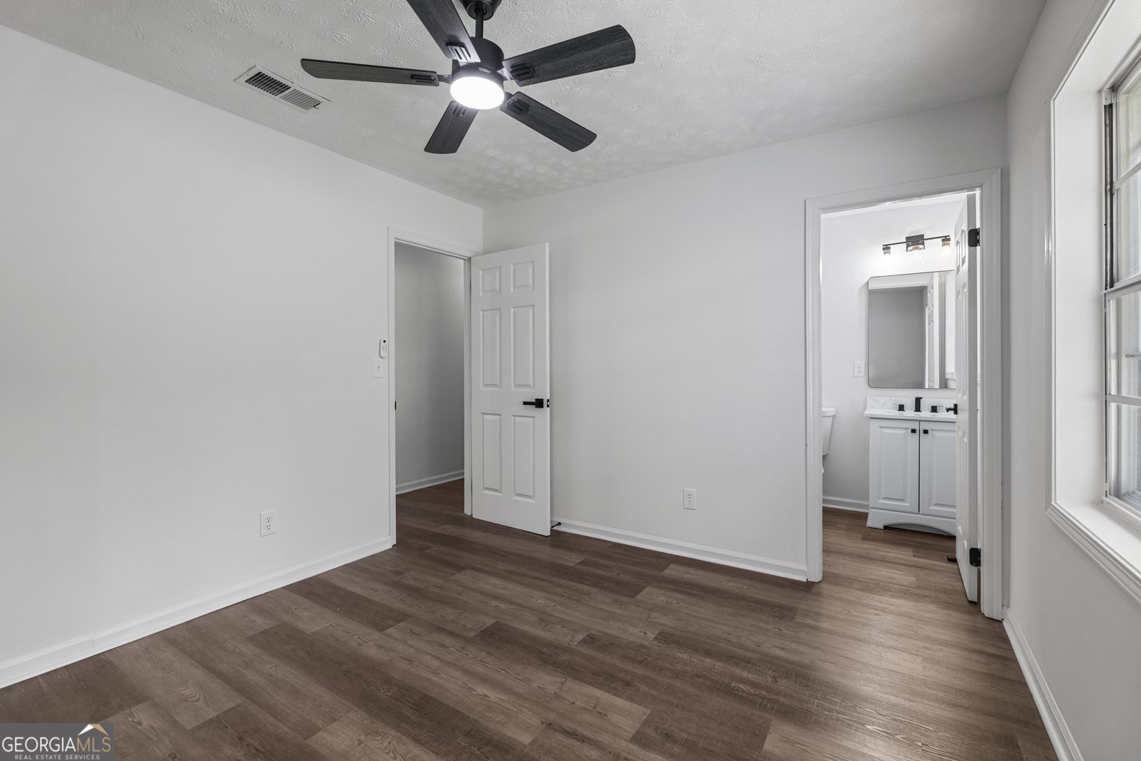 2800 Vultee Drive Columbus - 16