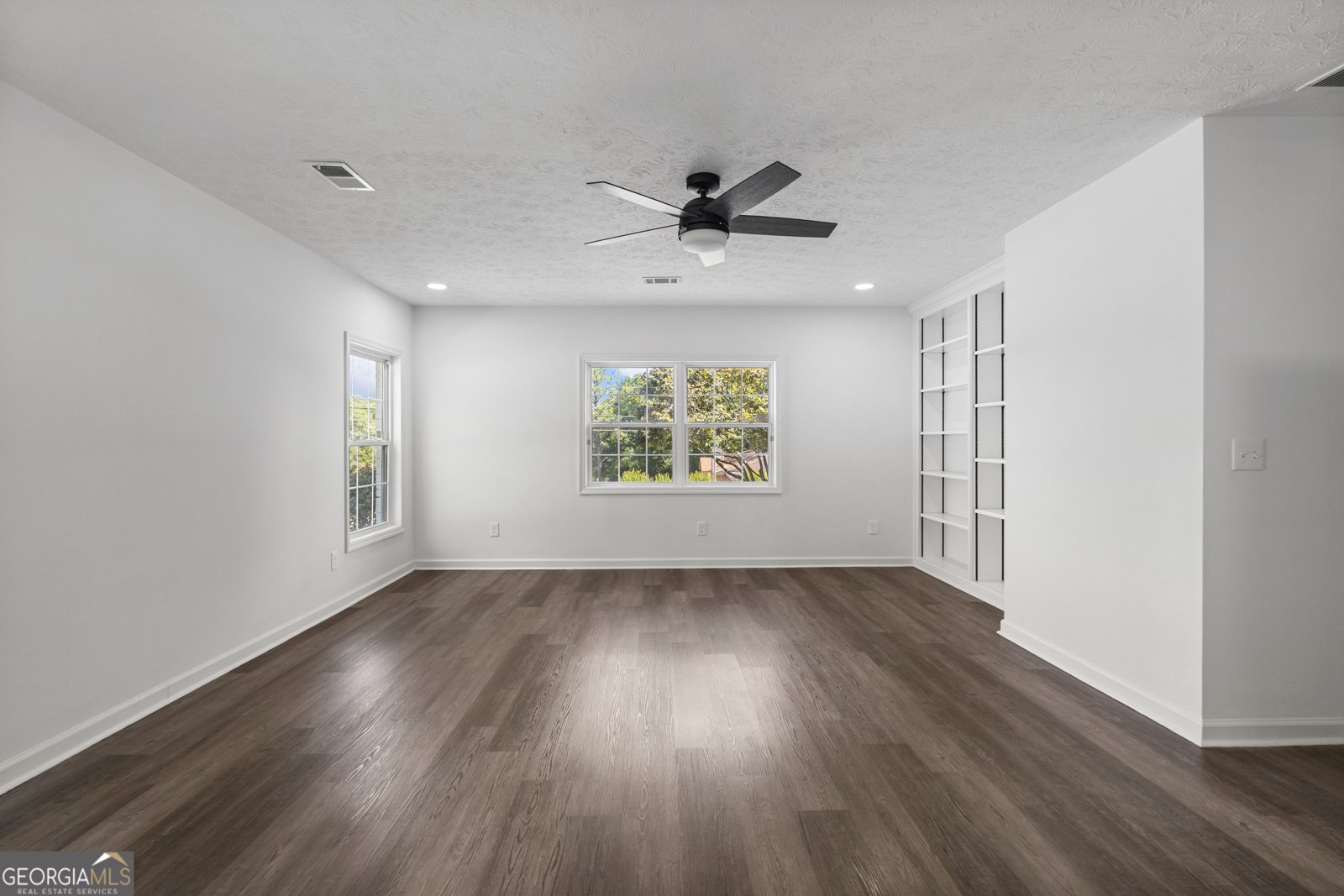 2800 Vultee Drive Columbus - 20