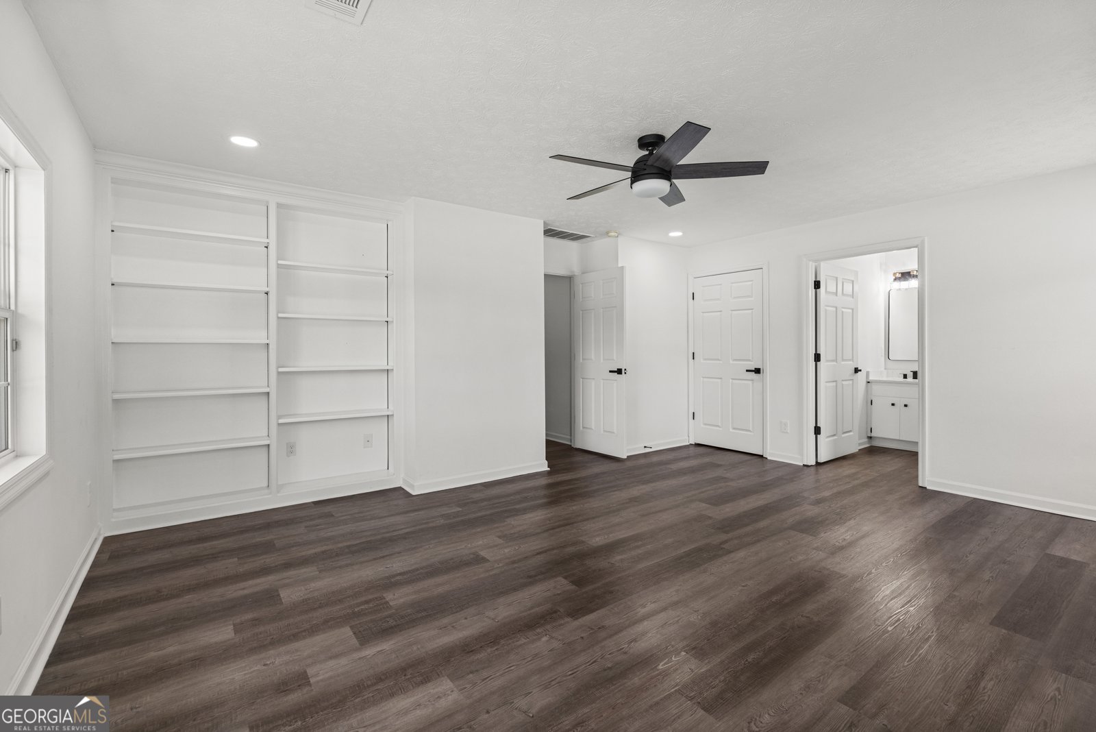 2800 Vultee Drive Columbus - 22