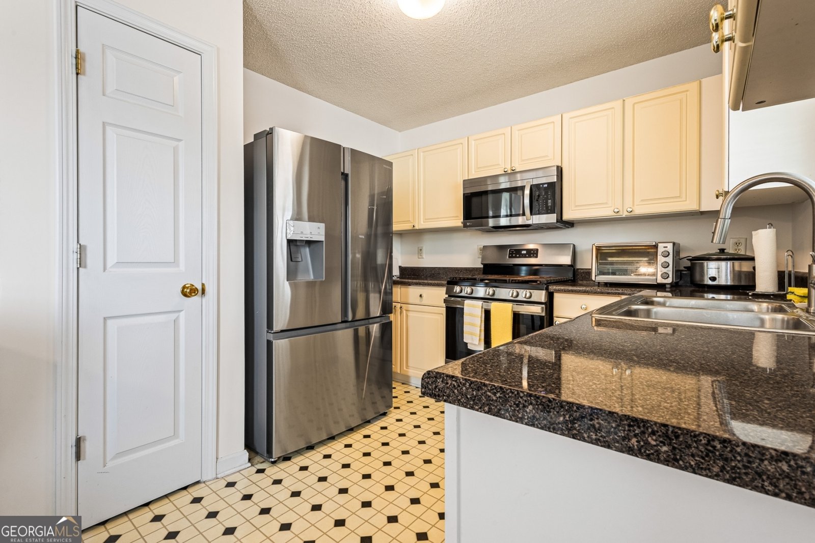11833 Spring Lake Way Fayetteville - 1