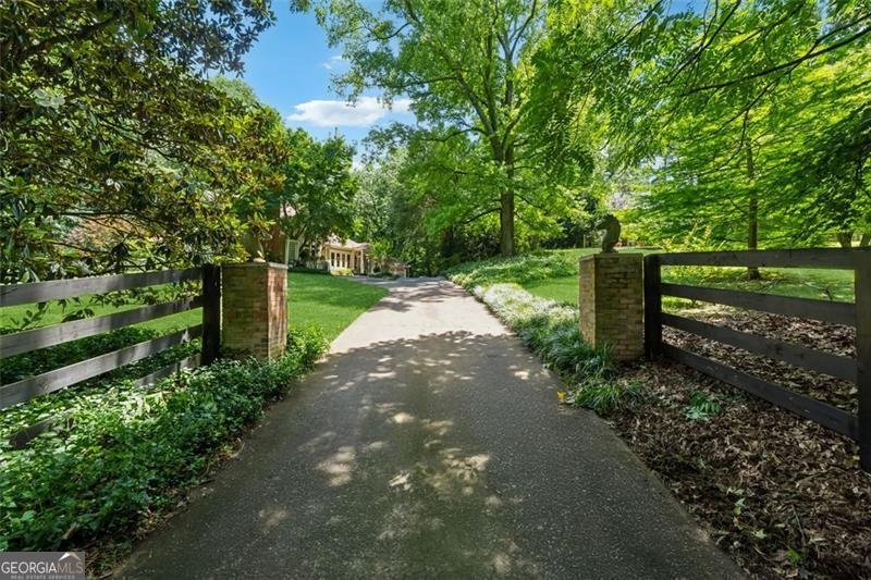 1042 BAILEY Woodstock - 41