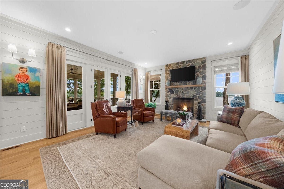 218 Lake Pointe Drive Gainesville - 19