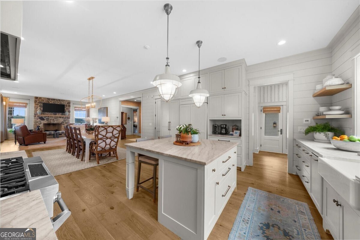 218 Lake Pointe Drive Gainesville - 27