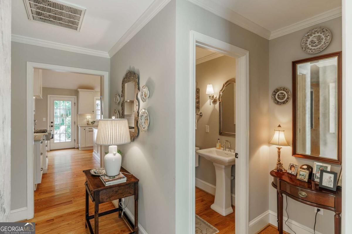 1060 Woodhollow Lane Athens - 30