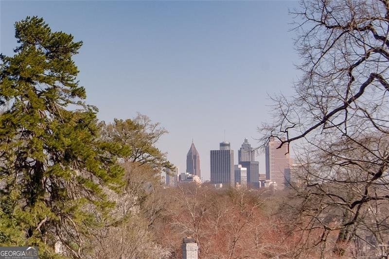 469 MELLVIEW Avenue Atlanta - 32