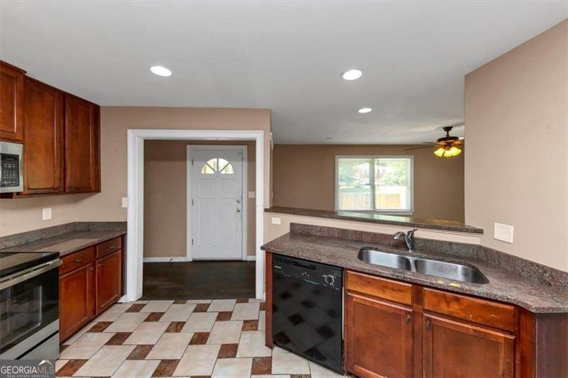 2702 ROLLINGWOOD Lane Atlanta - 13
