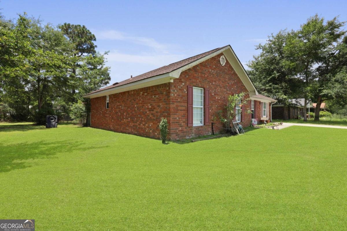1267 Louise Lane Hinesville - 27