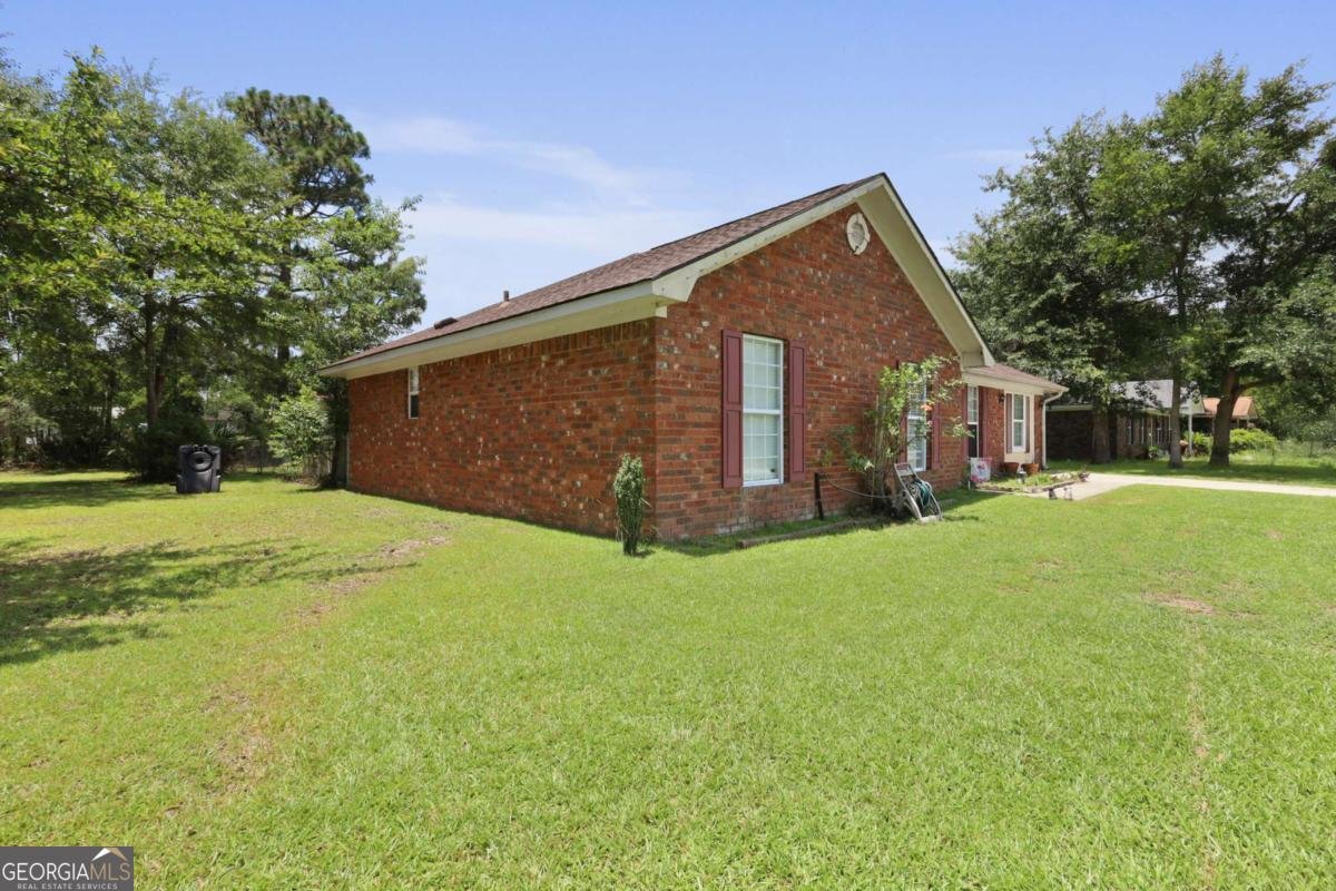 1267 Louise Lane Hinesville - 28