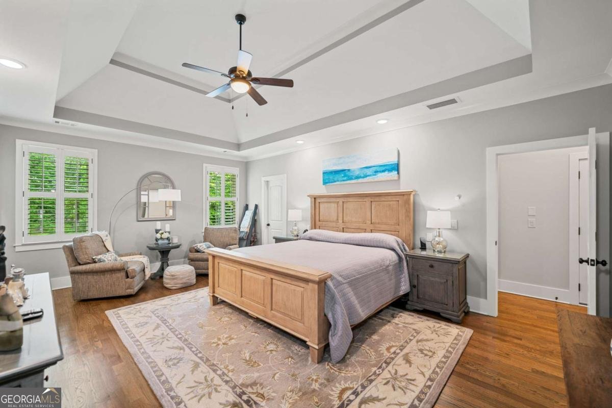 208 Wilshire Terrace White - 18